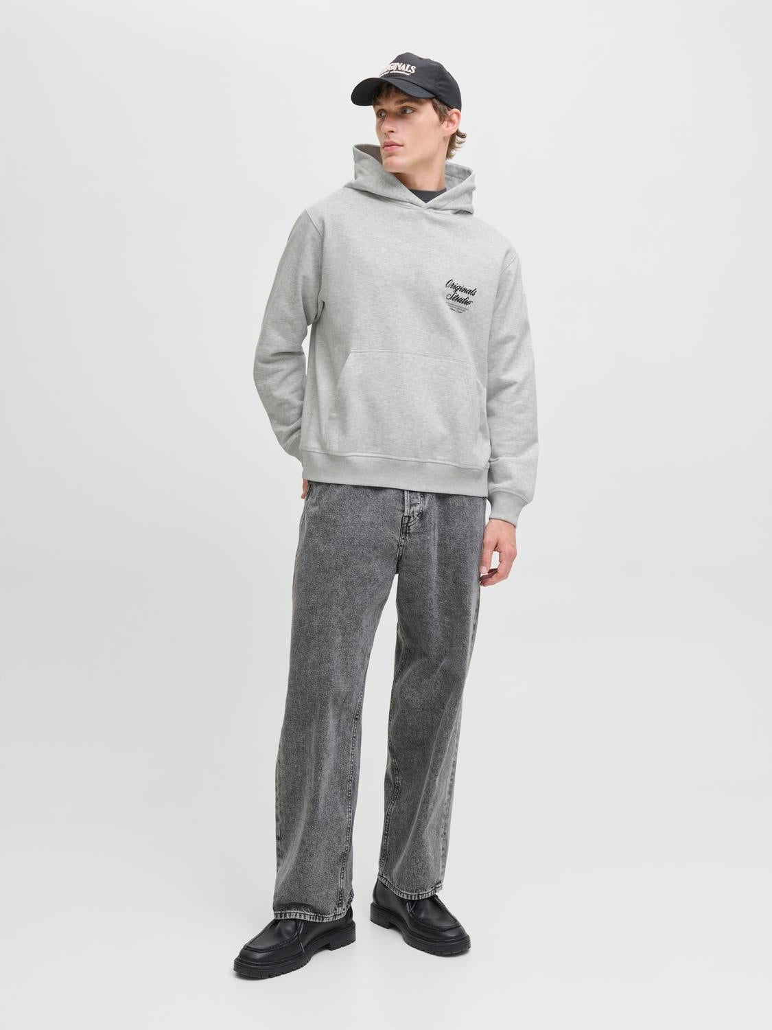 model_shot-front_full