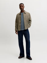 model_shot-front_full
