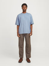 model_shot-front_full