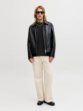 model_shot-front_full