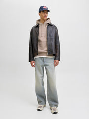 model_shot-front_full