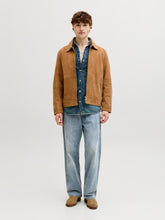 model_shot-front_full