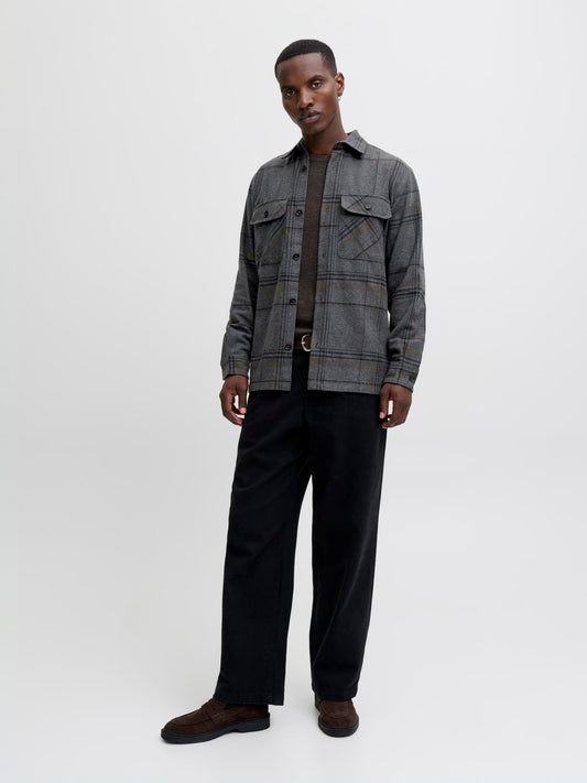 model_shot-front_full