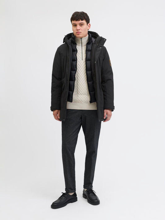 model_shot-front_full