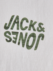 تفاصيل القماش والياقة لتانك توب رجالي أبيض JCOSURF White.