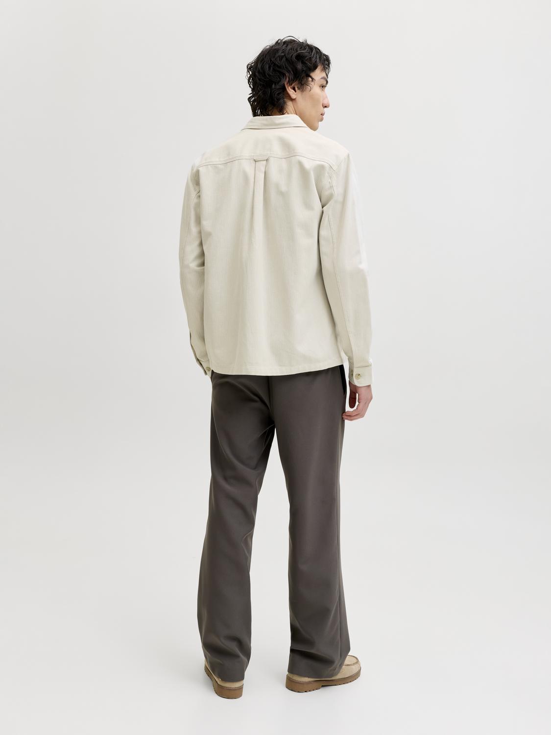 model_shot-back