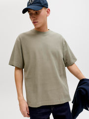 model_shot-creative