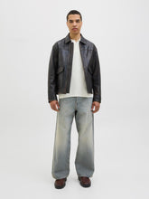model_shot-front_full