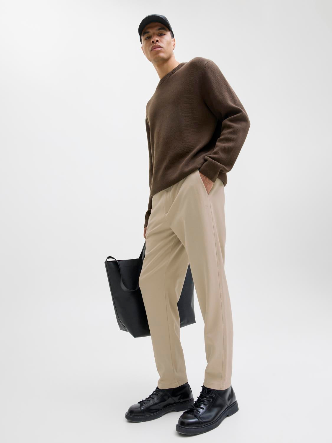 model_shot-creative