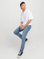 model_shot-creative