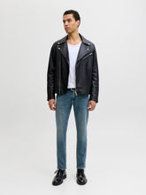 model_shot-front_full