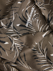 model_shot-detail