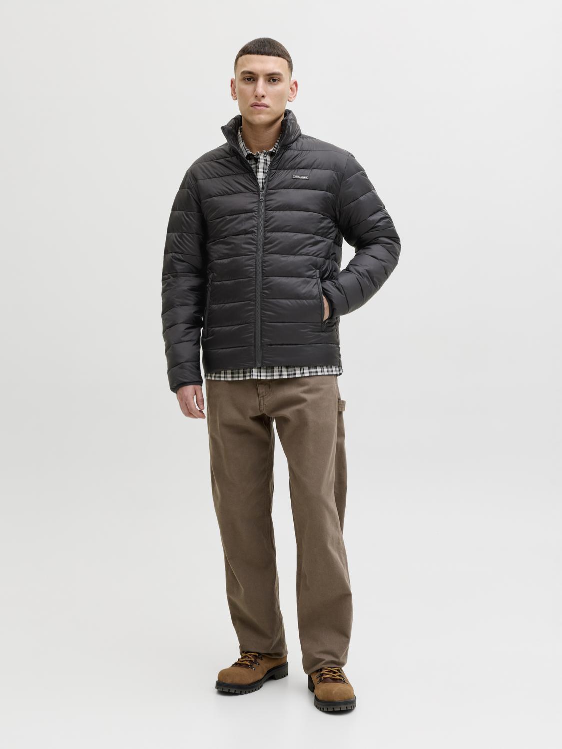 model_shot-front_full