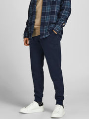 model_shot-front