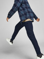 model_shot-creative