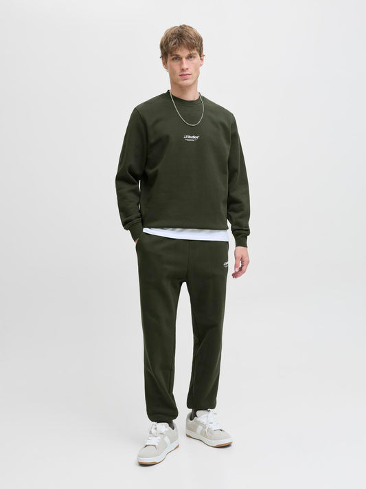 model_shot-front_full