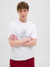 model_shot-creative