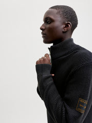 ياقة مرتفعة لبولفر أسود أنيق من جاك آند جونز