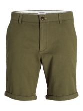 شورت رجالي تشينو زيتي من جاك آند جونز – صورة أمامية