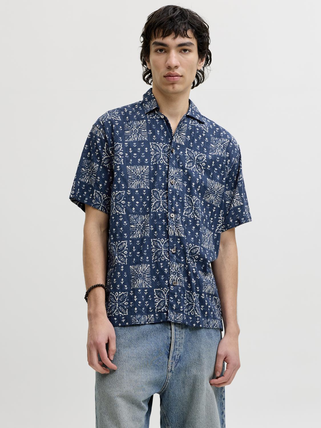 model_shot-front