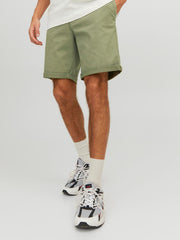 شورت تشينو رجالي جاك آند جونز - لون ديب ليشين غرين | إطلالة كاجوال أنيقة