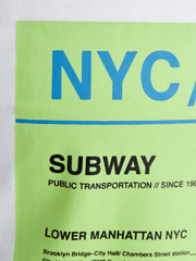 صورة مقربة للكتابة العصرية على تانك توب رجالي أبيض JCOFIX White.