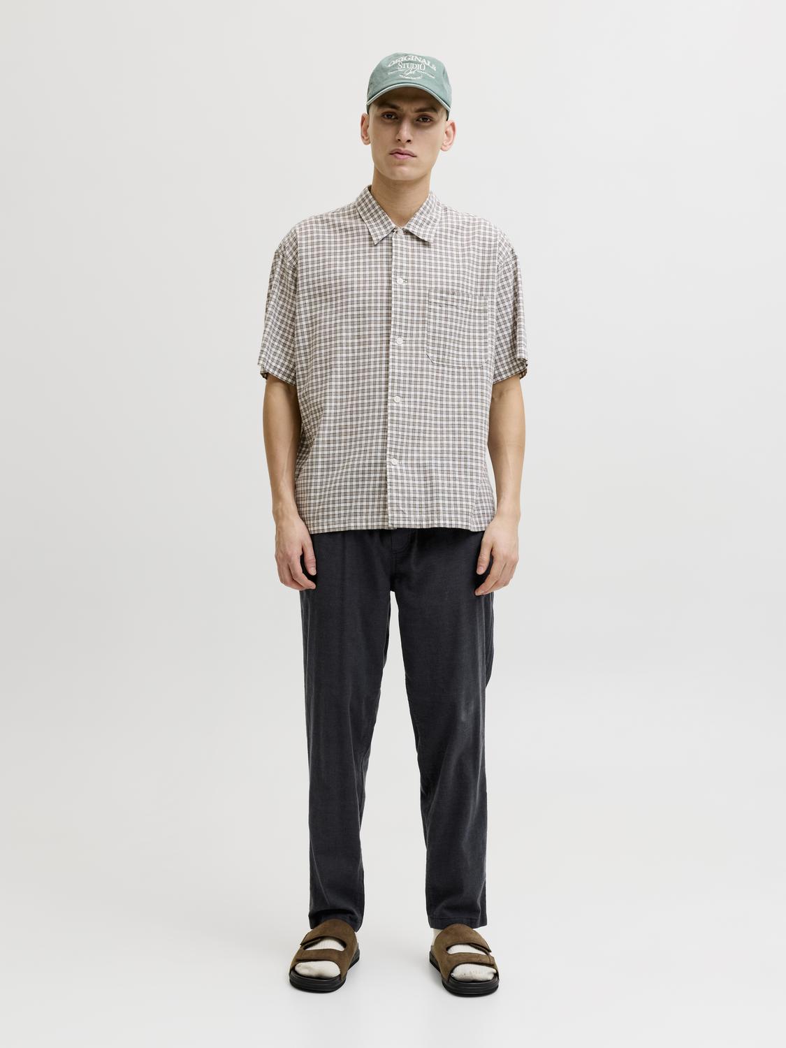 model_shot-front_full