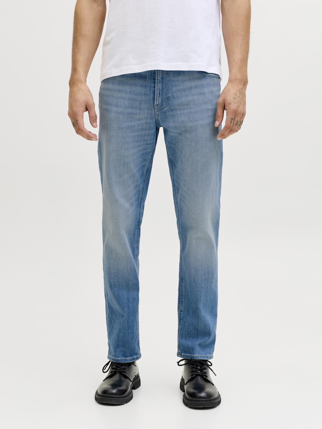 model_shot-front