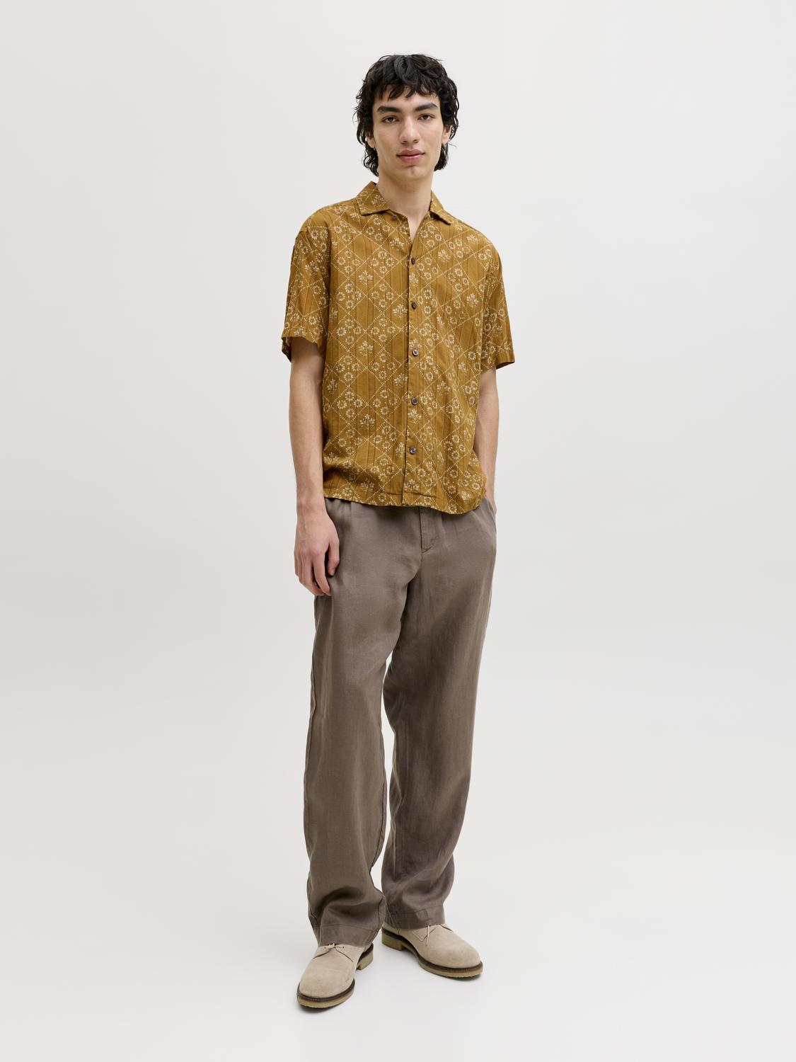 model_shot-front_full