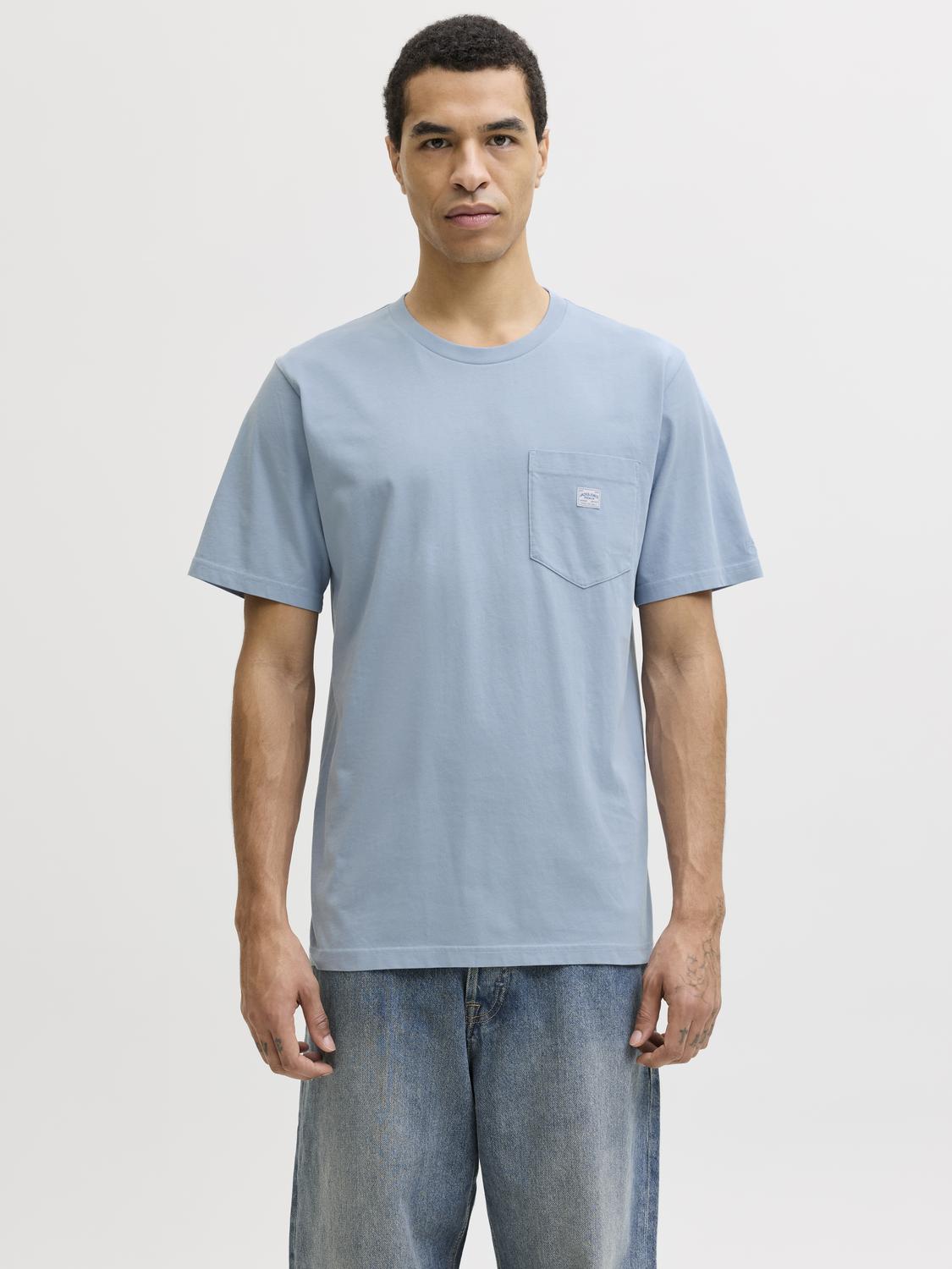 model_shot-front