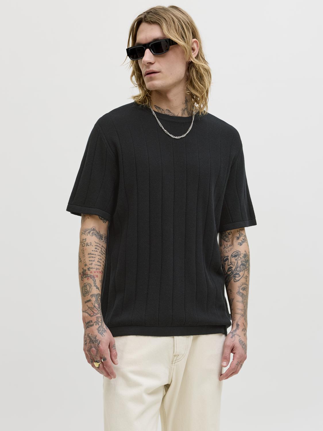 model_shot-front