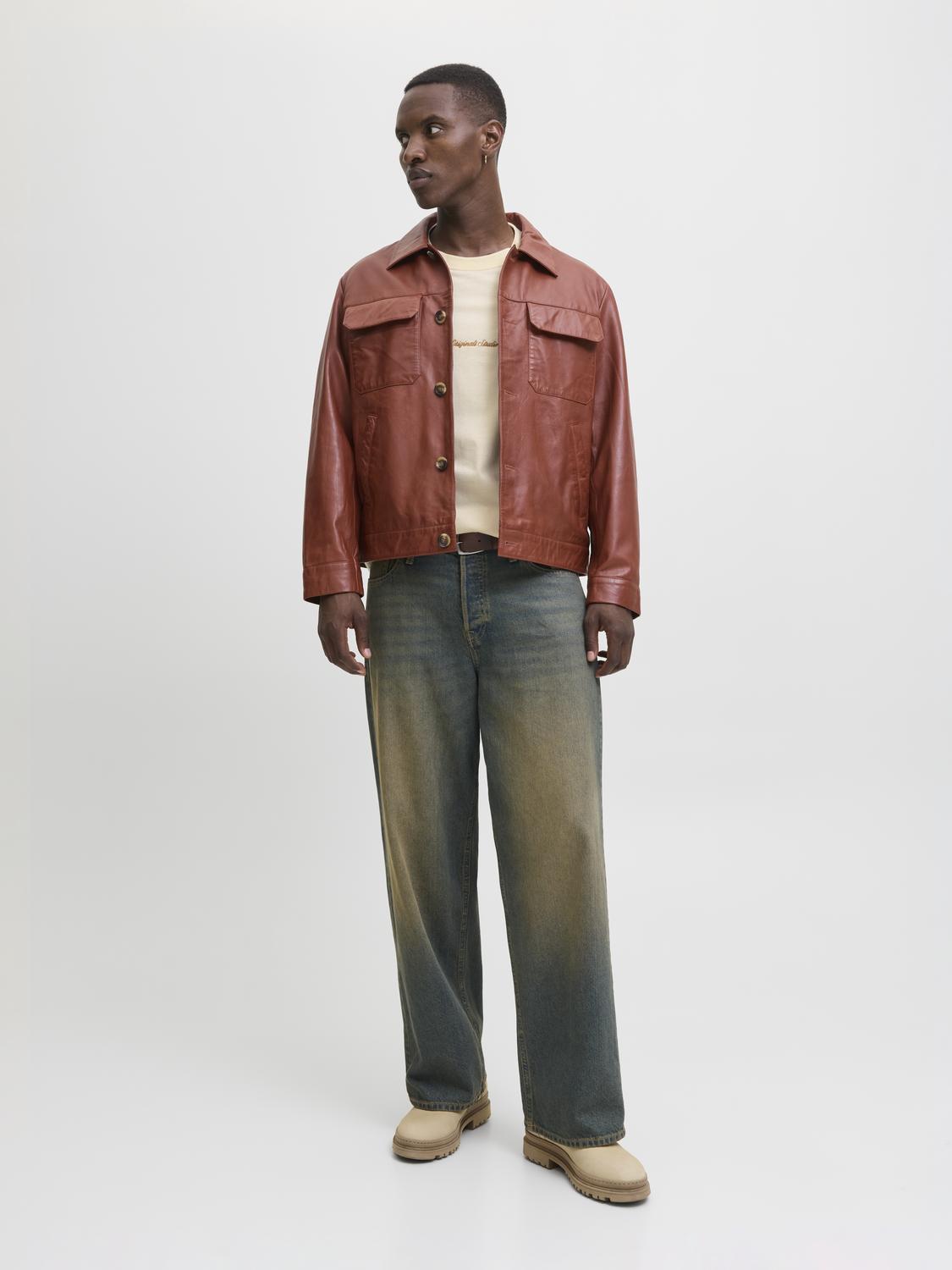 model_shot-front_full