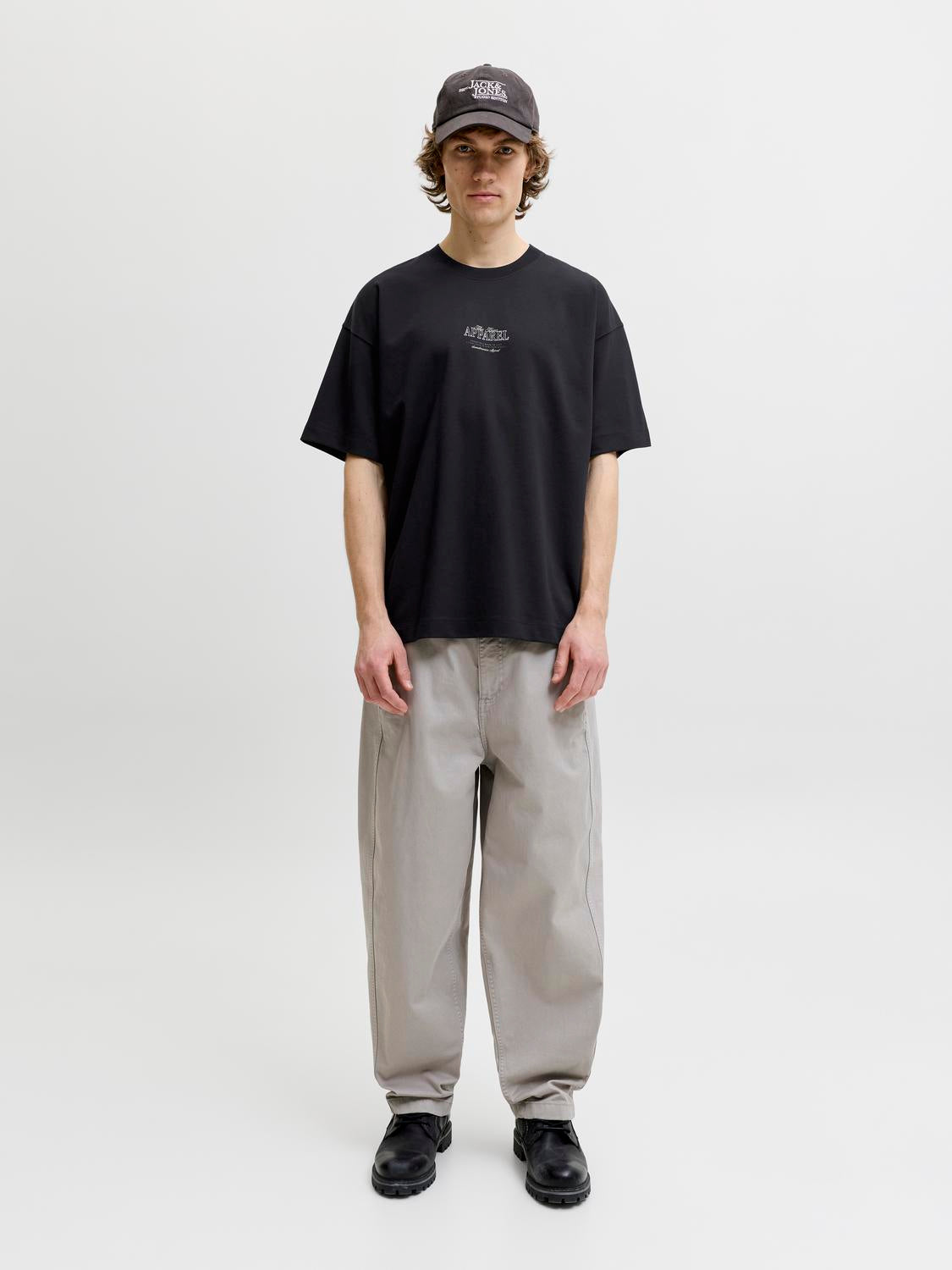 model_shot-front_full