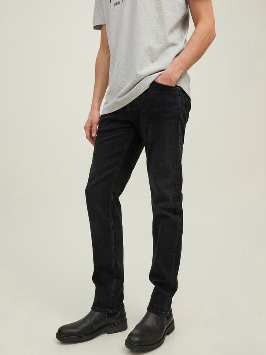 model_shot-front
