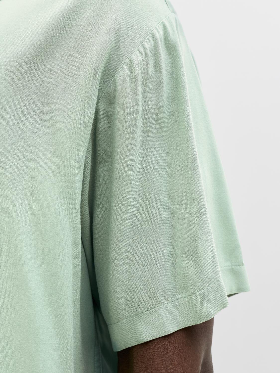 model_shot-detail
