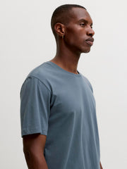model_shot-creative