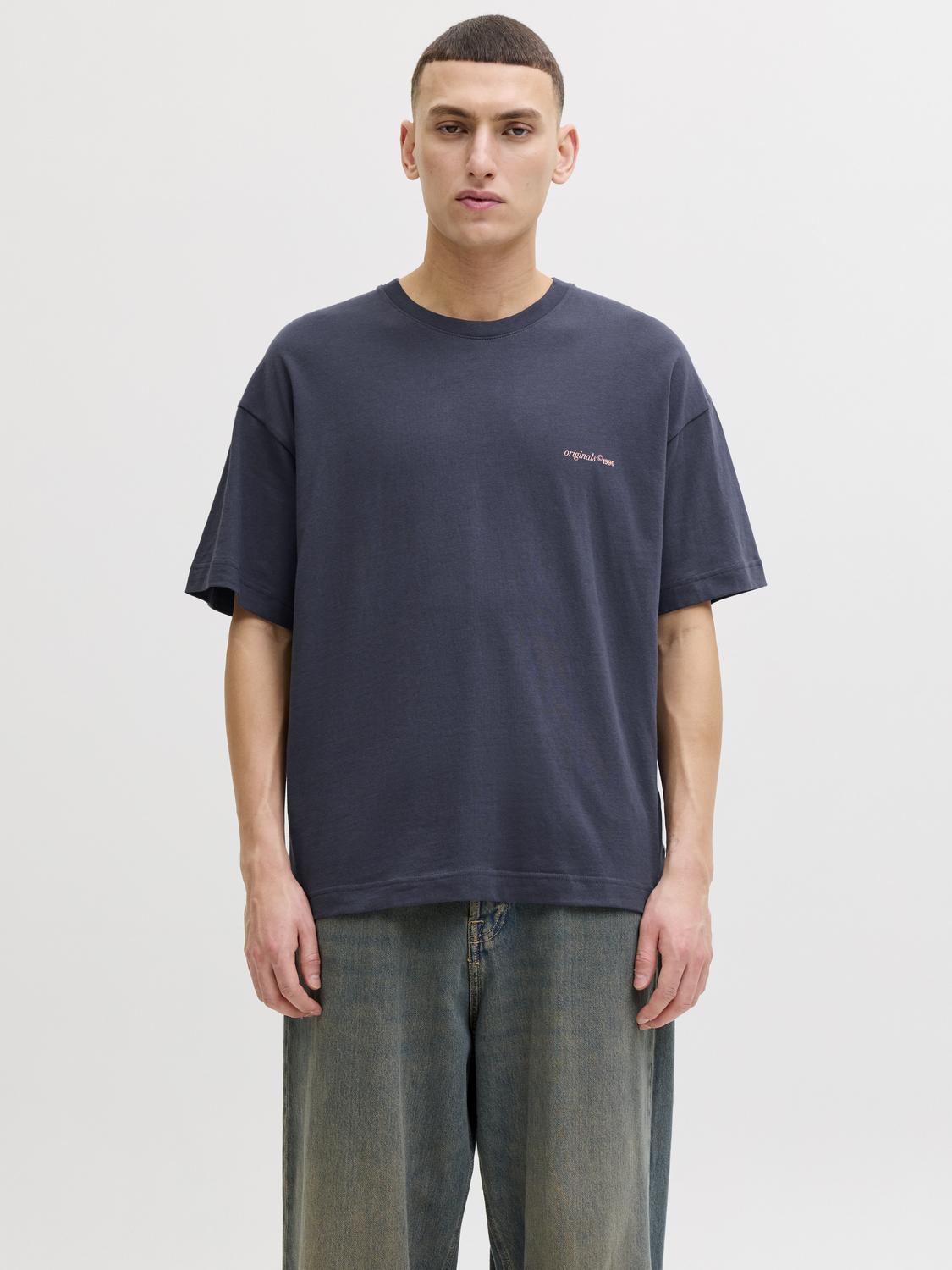model_shot-front
