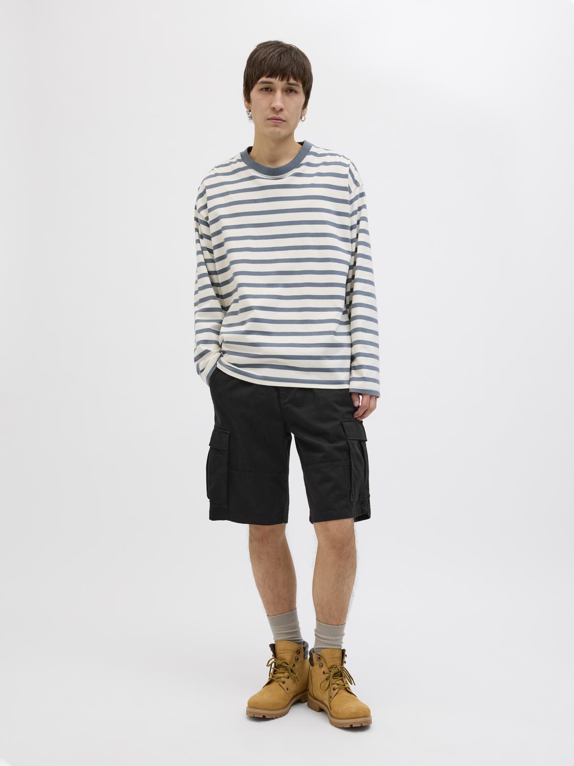 model_shot-front_full