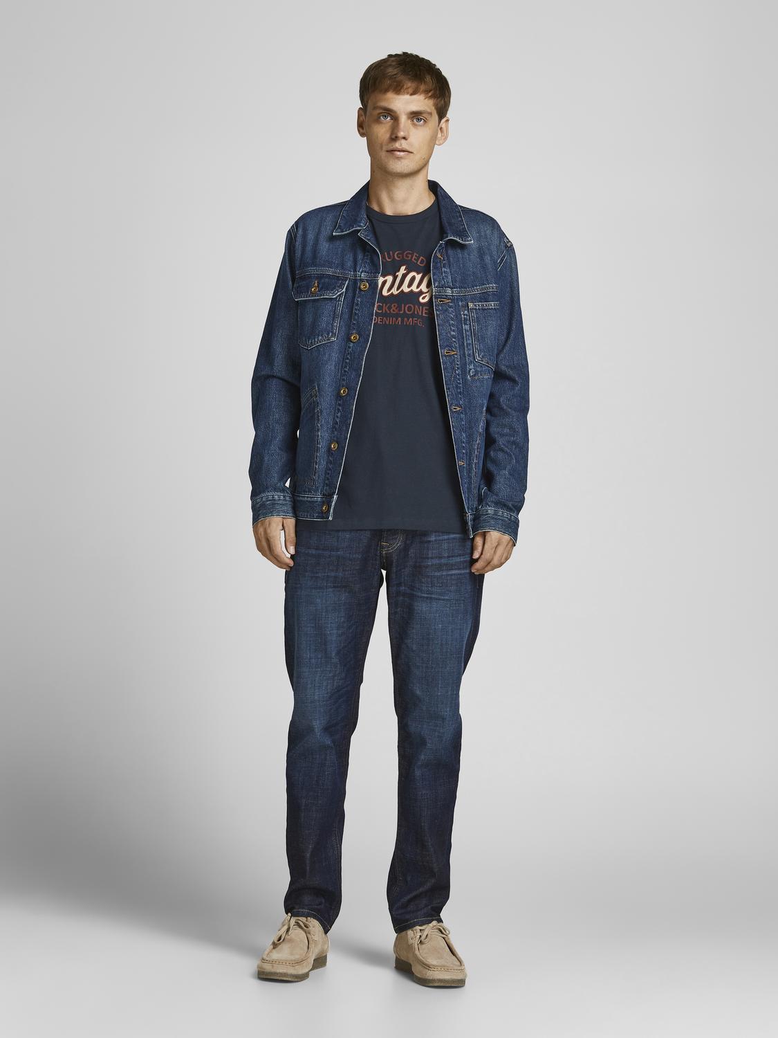 model_shot-front_full