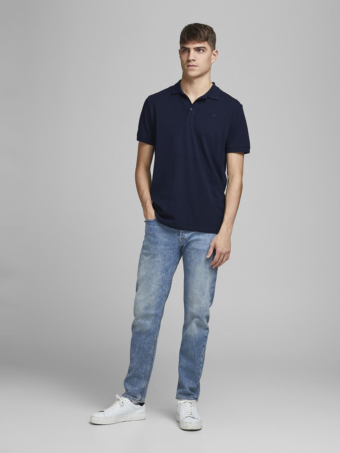 model_shot-front_full