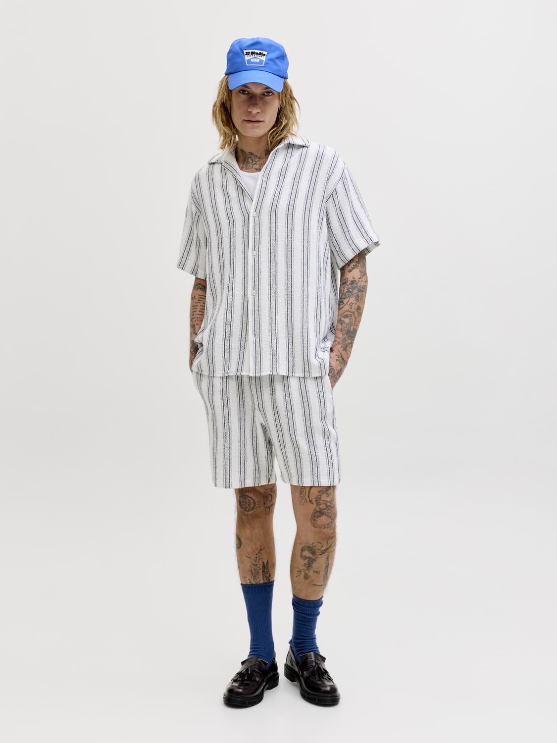 model_shot-front_full