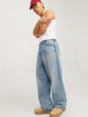 جانب الجينز الأزرق جيا ليكس مع تصميم الساق الواسعة، مريح ويوفر حرية حركة طوال اليوم