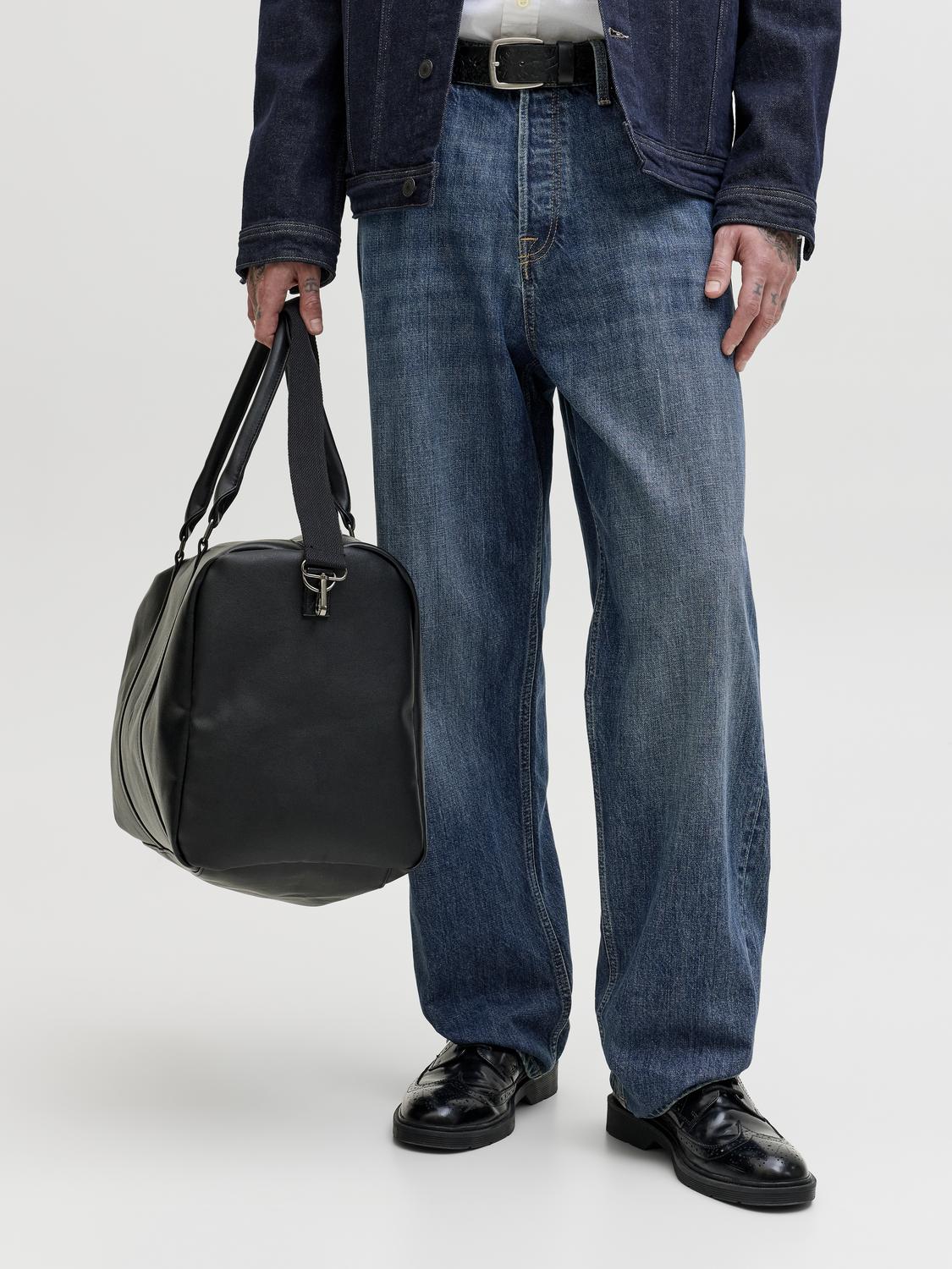model_shot-front