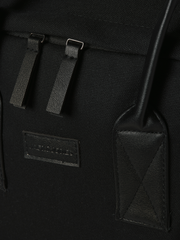 model_shot-detail