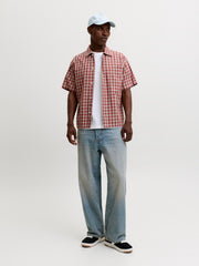 model_shot-front_full