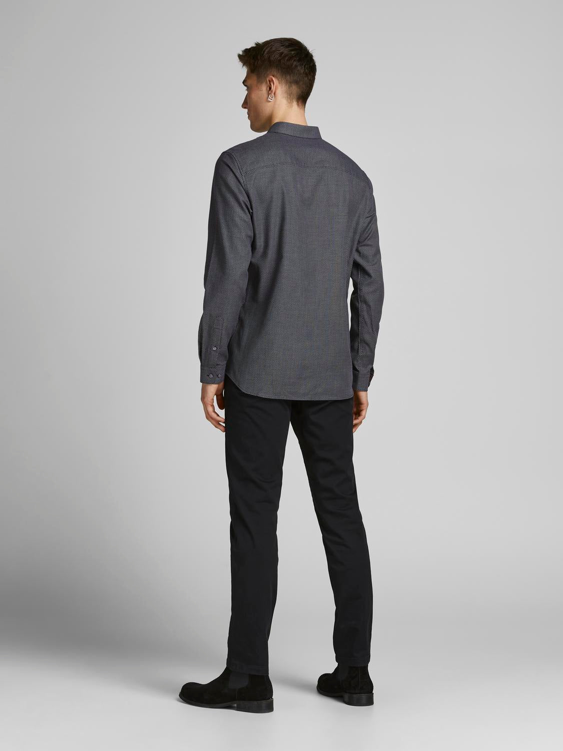 model_shot-back