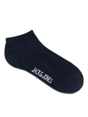 model_shot-front_full