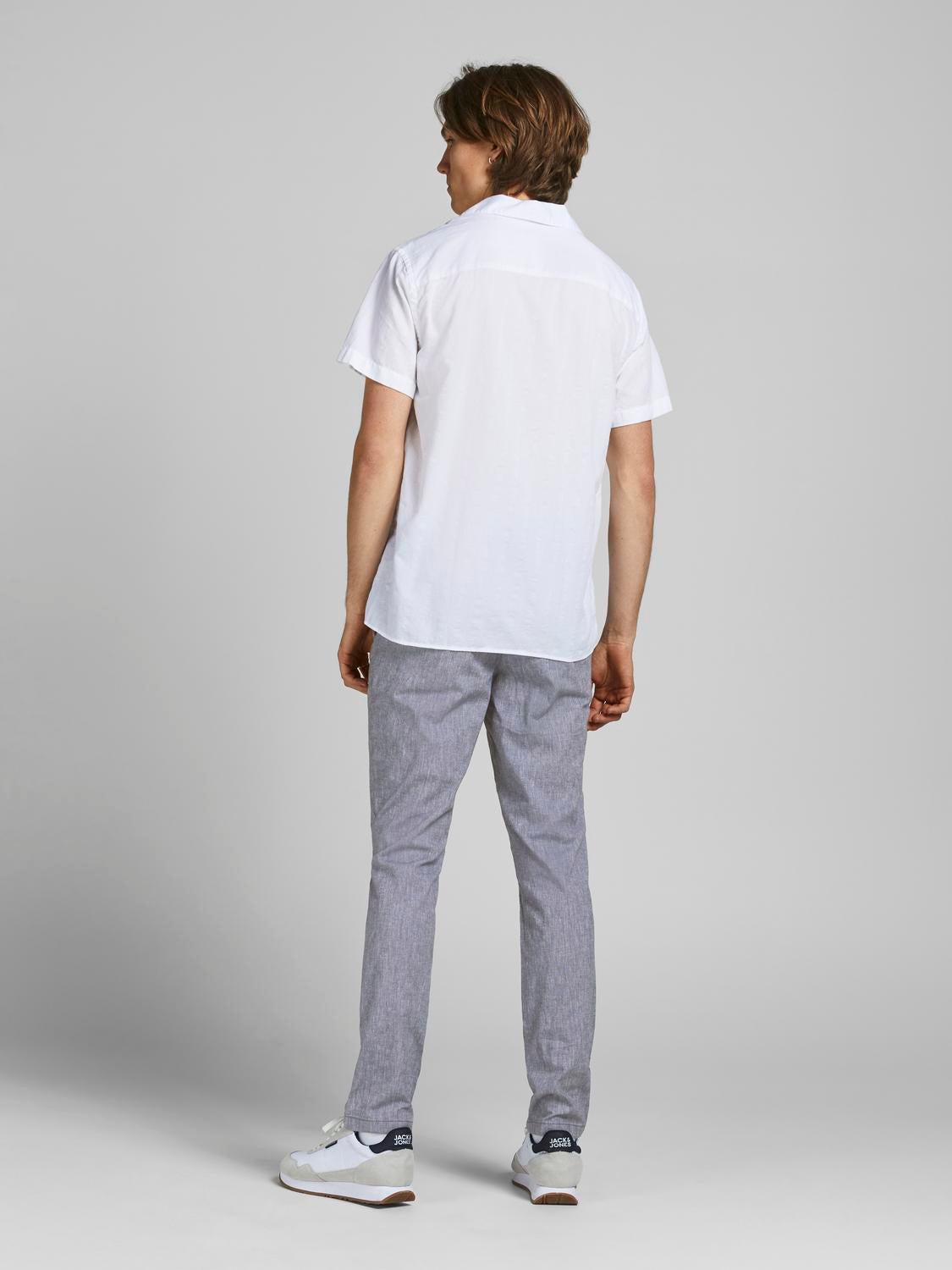 model_shot-back