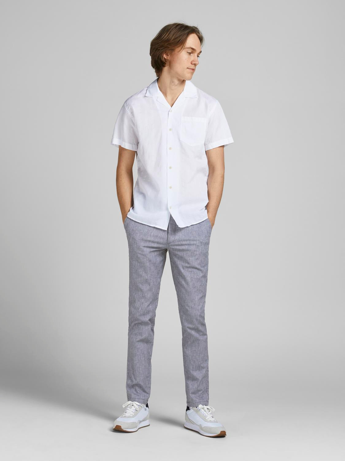 model_shot-front_full