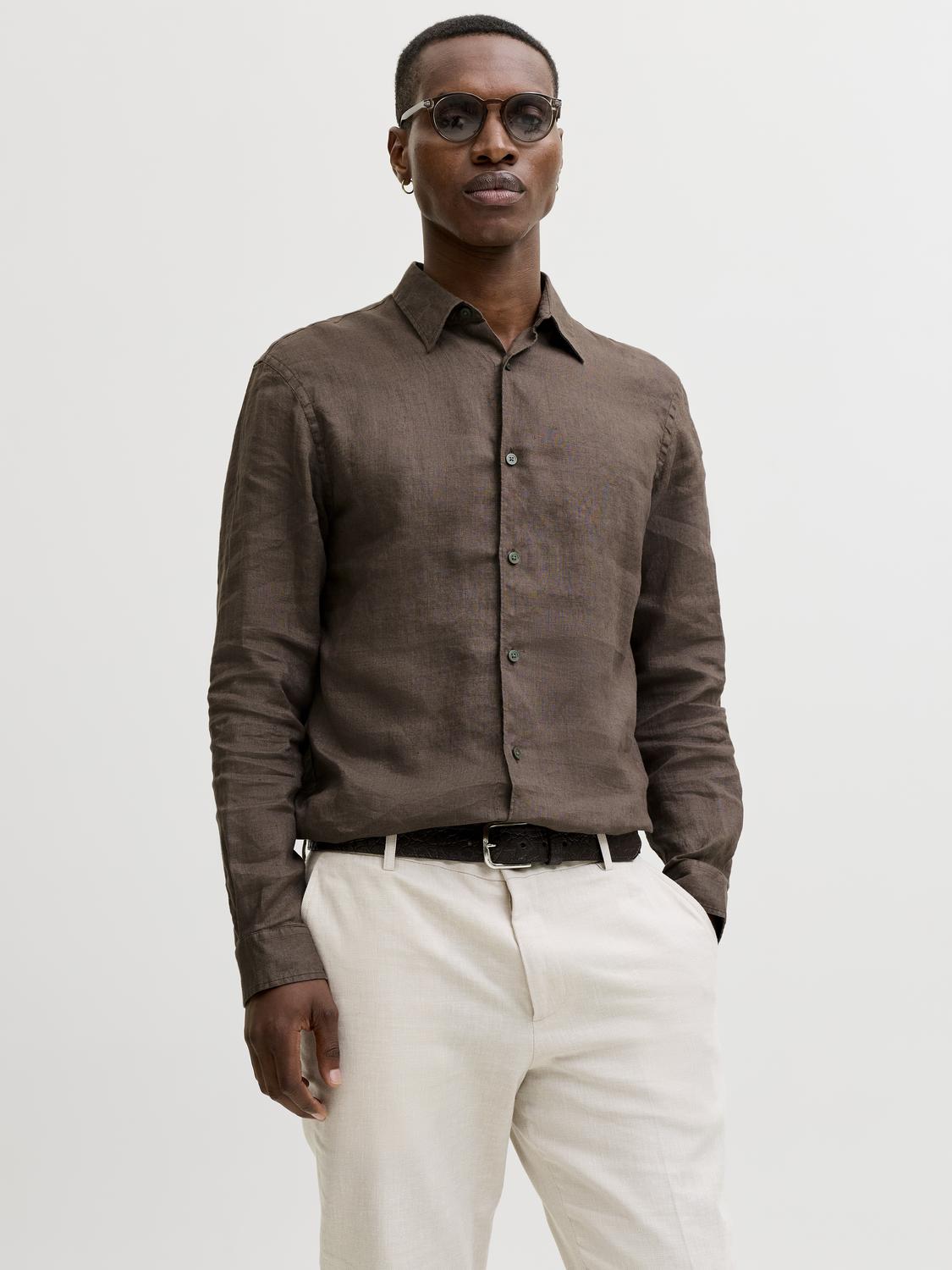 model_shot-front